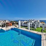 Penthouse With Private Pool, Hot Tub Jacuzzi With Sea Views And Chill-Out Zone, Close To The Sea