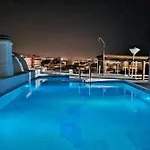 Penthouse With Private Pool, Hot Tub Jacuzzi With Sea Views And Chill-Out Zone, Close To The Sea