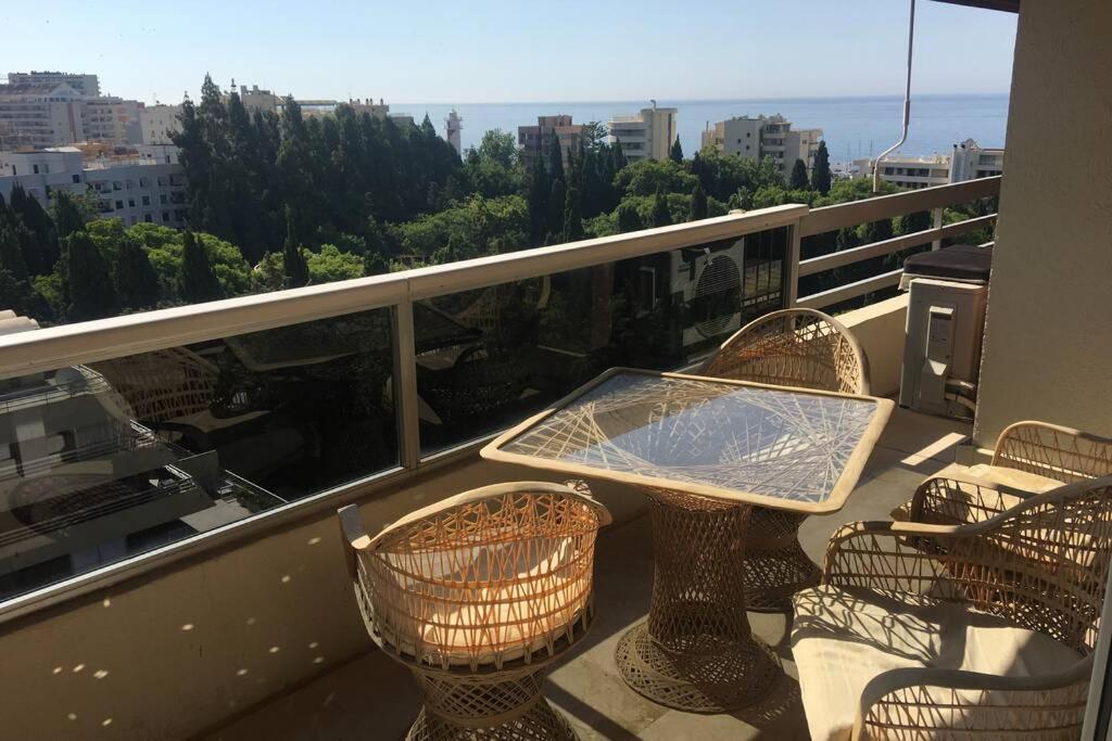 Apartment Penthouse With Private Pool, Hot Tub Jacuzzi With Sea Views And Chill-out Zone, Close To The Sea Marbella