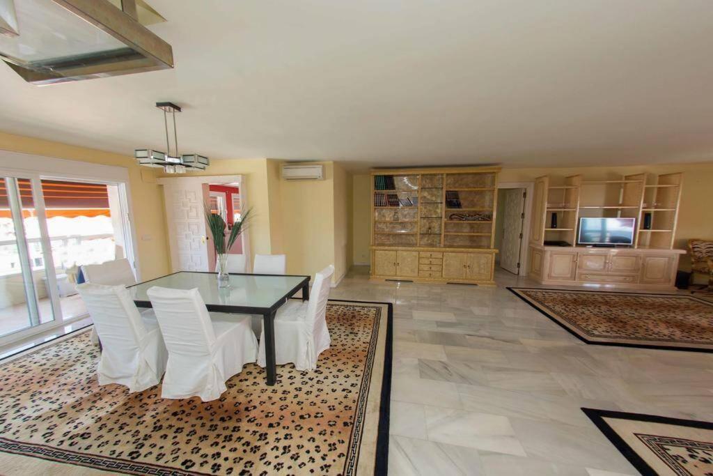 Penthouse With Private Pool, Hot Tub Jacuzzi With Sea Views And Chill-out Zone, Close To The Sea Apartment