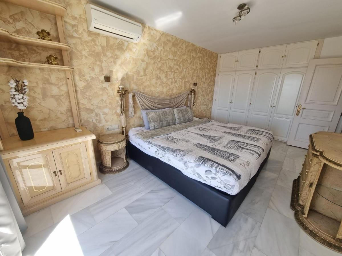 Apartment Penthouse With Private Pool, Hot Tub Jacuzzi With Sea Views And Chill-out Zone, Close To The Sea *