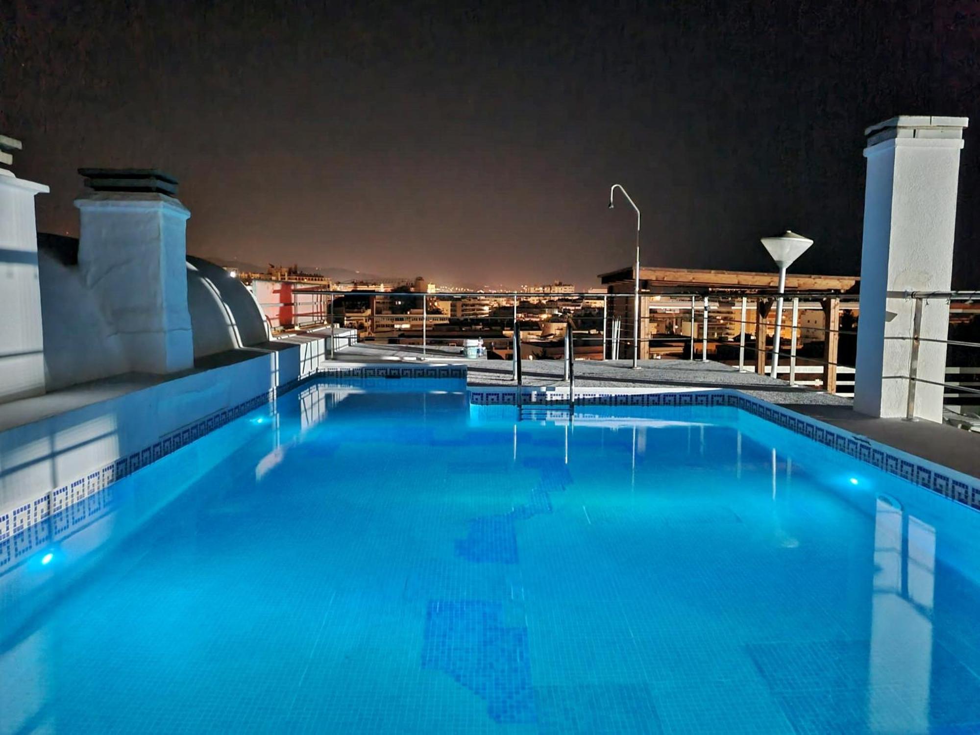 Apartment Penthouse With Private Pool, Hot Tub Jacuzzi With Sea Views And Chill-out Zone, Close To The Sea Marbella