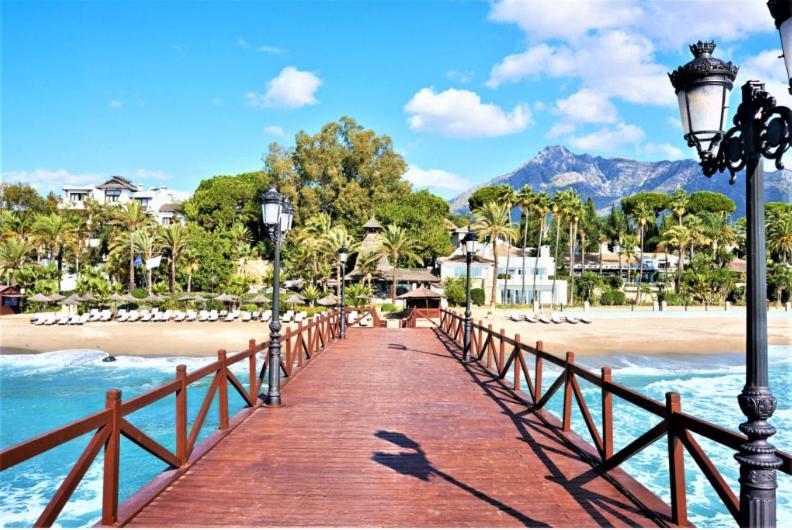Apartment Penthouse With Private Pool, Hot Tub Jacuzzi With Sea Views And Chill-out Zone, Close To The Sea