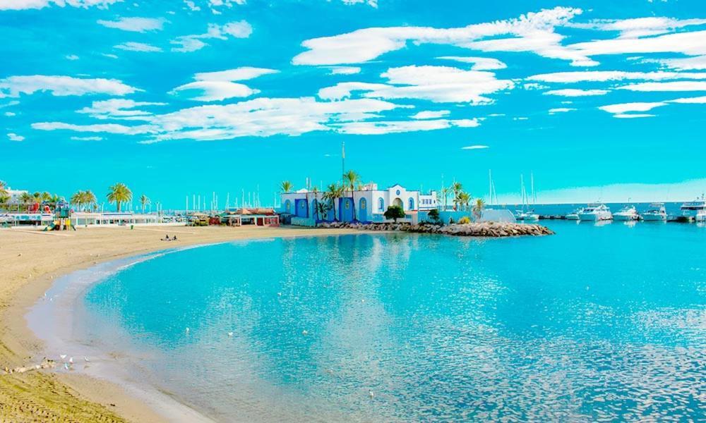 Penthouse With Private Pool, Hot Tub Jacuzzi With Sea Views And Chill-out Zone, Close To The Sea Apartment Marbella