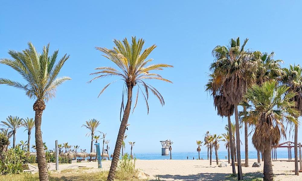 Apartment Penthouse With Private Pool, Hot Tub Jacuzzi With Sea Views And Chill-out Zone, Close To The Sea Marbella