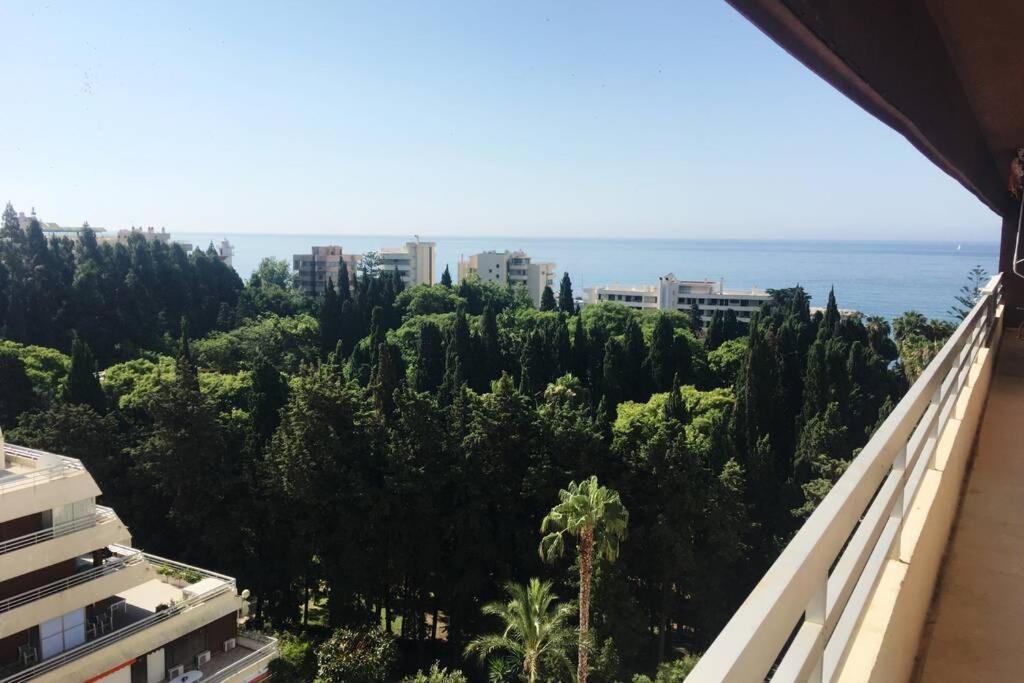 Apartment Penthouse With Private Pool, Hot Tub Jacuzzi With Sea Views And Chill-out Zone, Close To The Sea Marbella